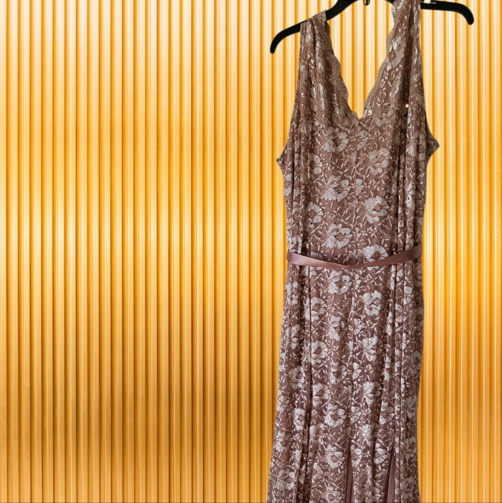 Chic Floral Lace Maxi Dress in Blush NWOT - Picture 4 of 9